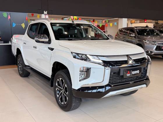 MITSUBISHI L200 TRITON 2.4 16V TURBO DIESEL SPORT HPE-S CD 4P 4X4 AUTOMÁTICO MITSUBISHI L200 TRITON 2.4 16V TURBO DIESEL SPORT HPE-S CD 4P 4X4 AUTOMÁTICO